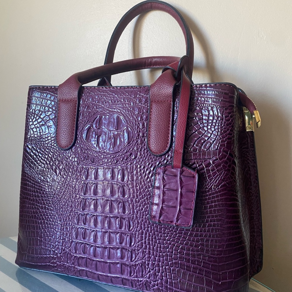 Elegant Purple Crocodile-Embossed Women's Bag